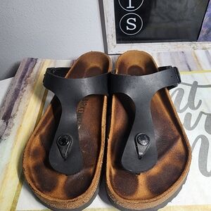 Birkenstock Gizeh Sandals Woman's Size 6 Black Regular